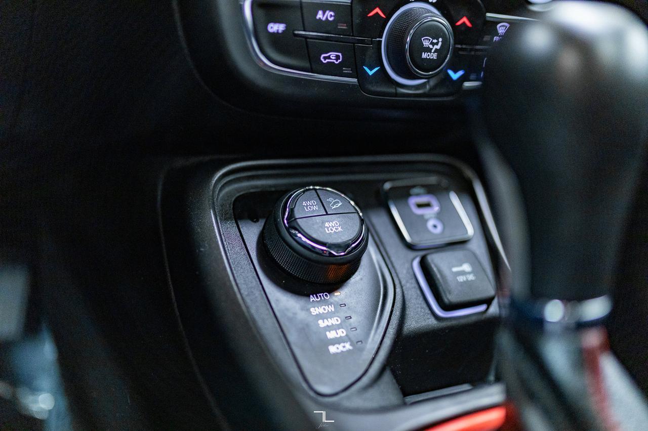 2017 Jeep Compass 4x4 Trailhawk Leather Roof Nav BCam Red Deer AB