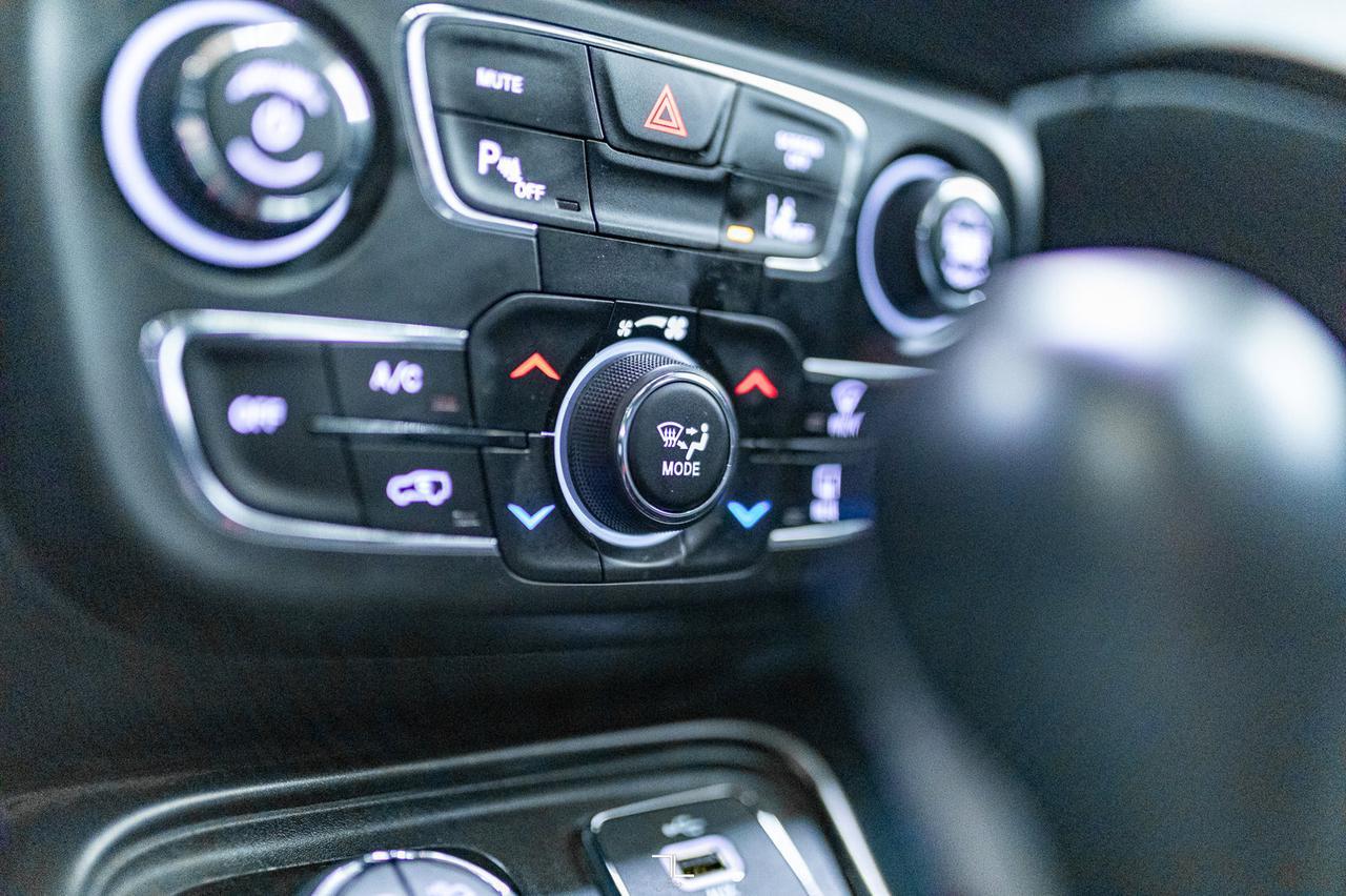 2017 Jeep Compass 4x4 Trailhawk Leather Roof Nav BCam Red Deer AB