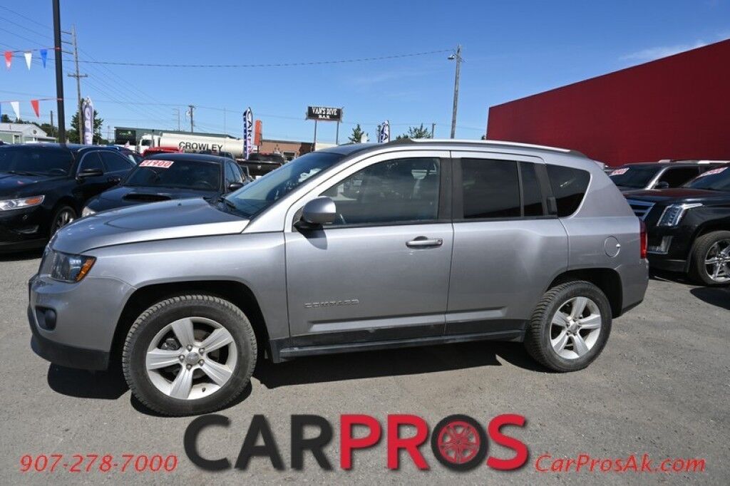 2017 Jeep Compass Latitude - 4X4 - Auto Start - Heated Leather Seats - Bluetooth - Air Conditioning - Power Windows & Door Locks - Aluminum Wheels - Fog Lights