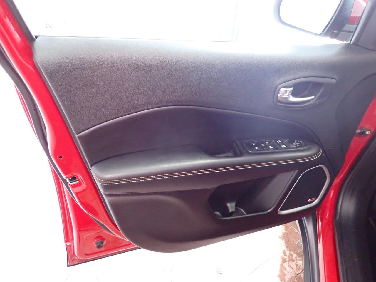 2017 Jeep Compass North 4WD *MANUAL* SUNROOF Listowel ON