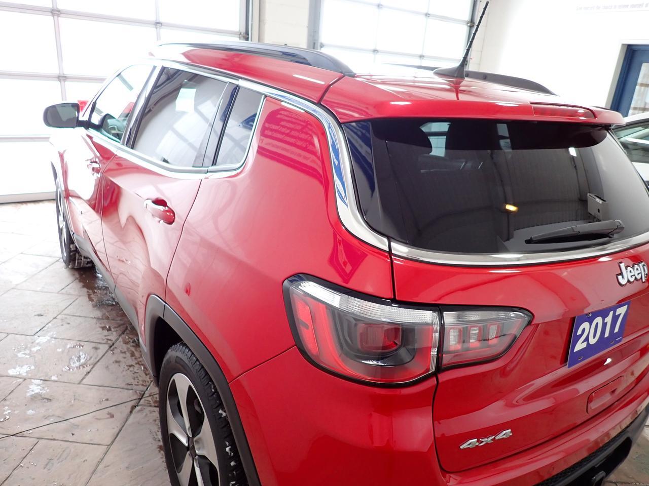 2017 Jeep Compass North 4WD *MANUAL* SUNROOF Listowel ON