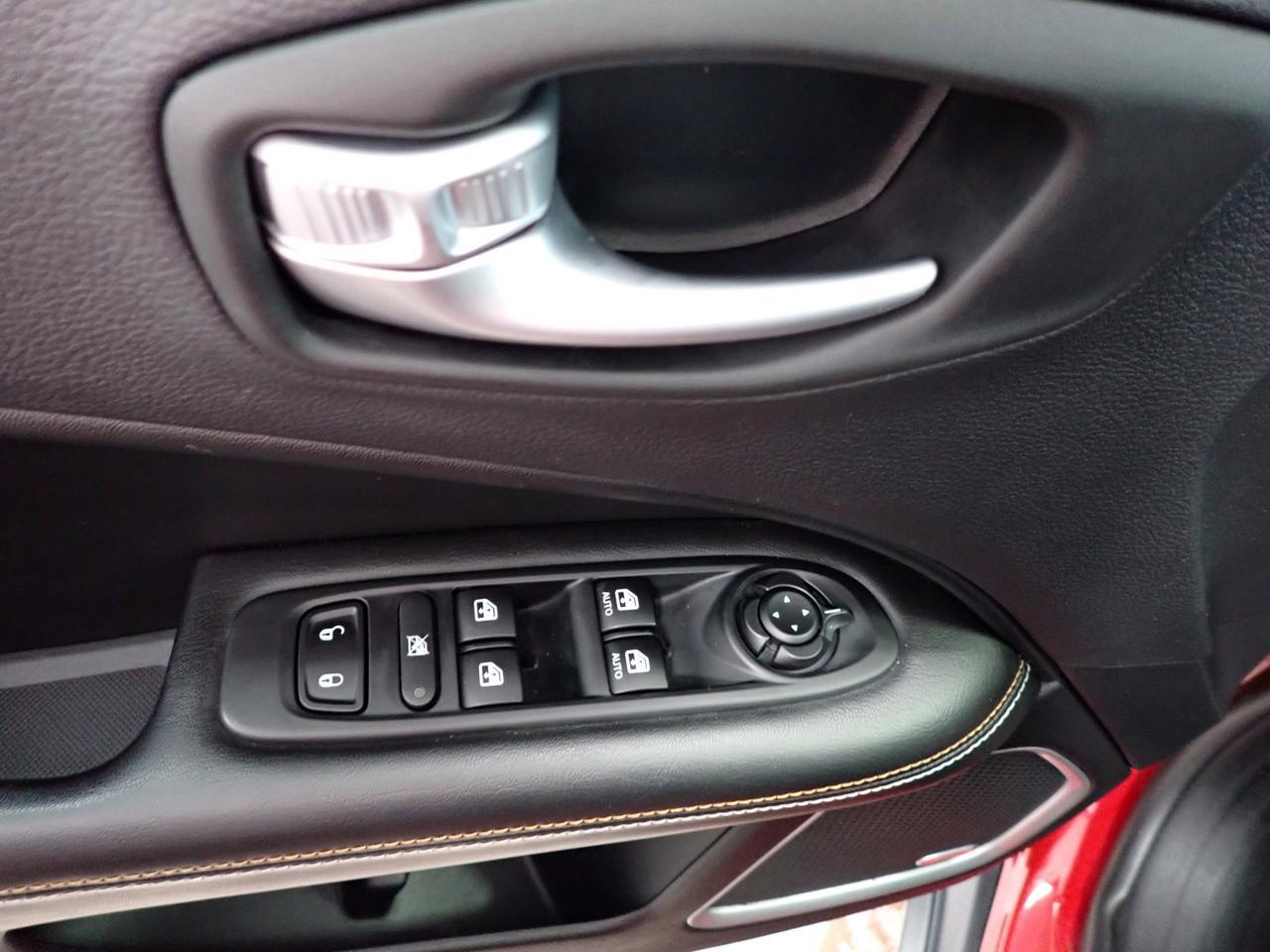 2017 Jeep Compass North 4WD *MANUAL* SUNROOF Listowel ON