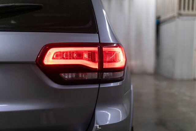 2017 Jeep Grand Cherokee 4x4 Altitude Leather Roof Nav BCam Red Deer AB