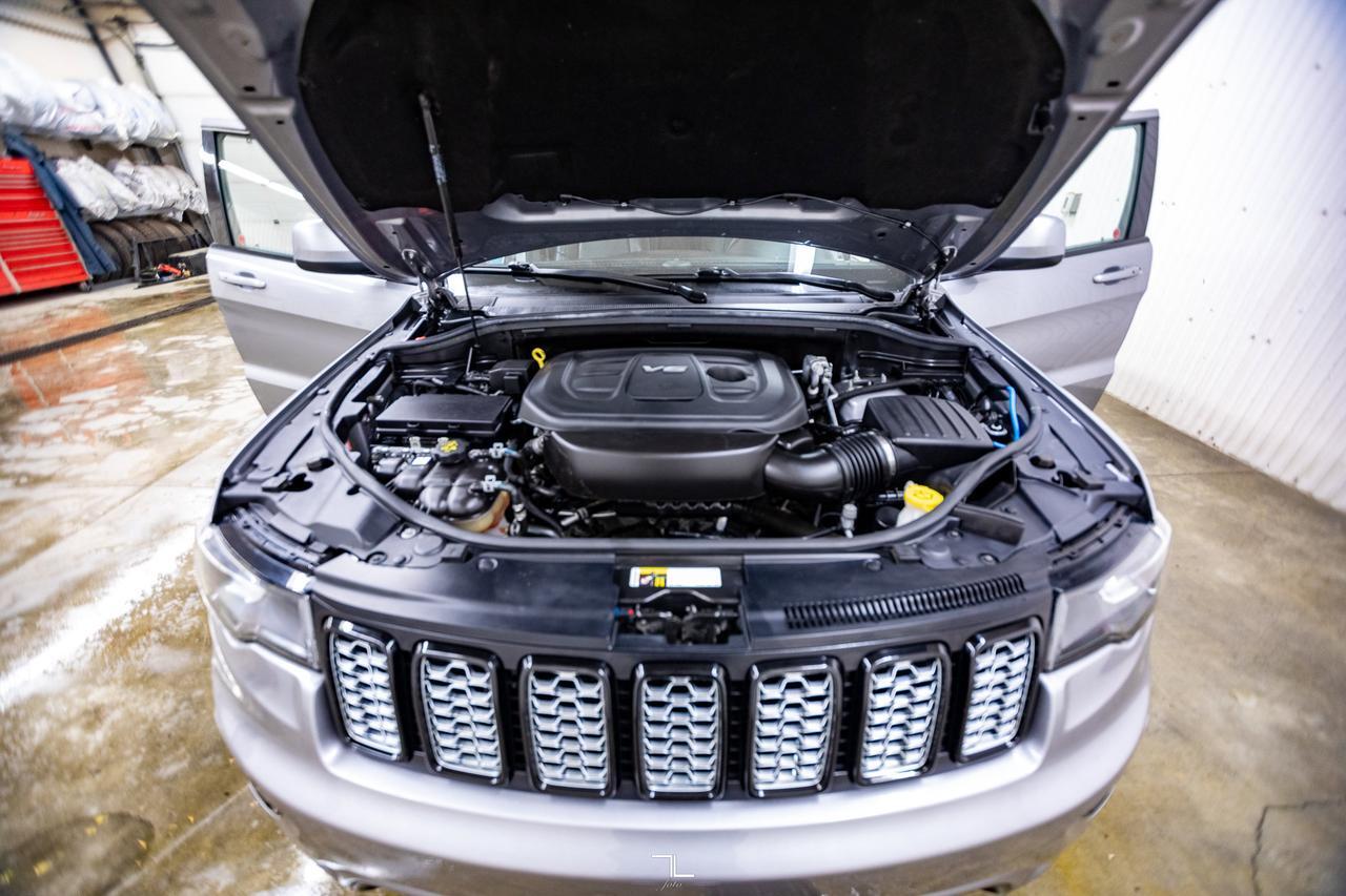 2017 Jeep Grand Cherokee 4x4 Altitude Leather Roof Nav BCam Red Deer AB