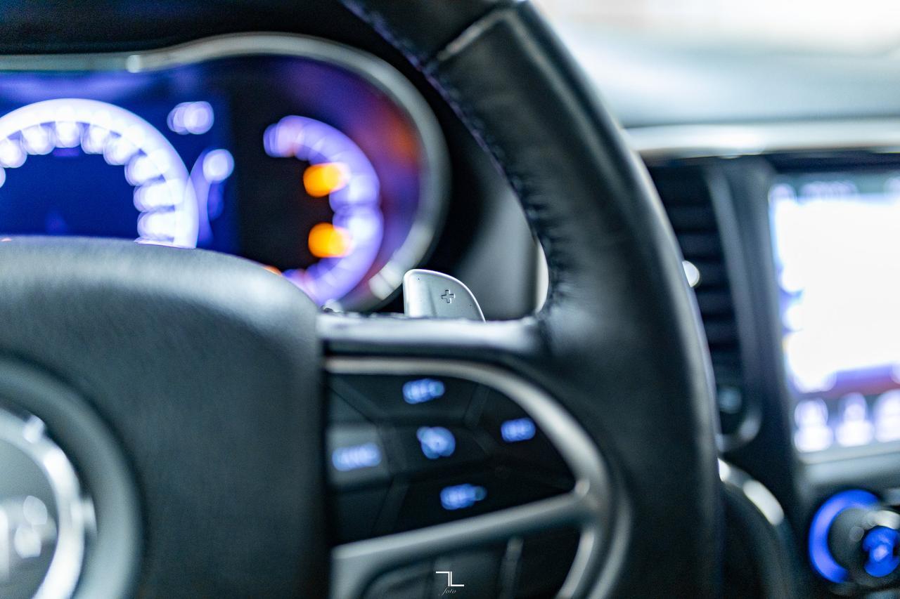 2017 Jeep Grand Cherokee 4x4 Altitude Leather Roof Nav BCam Red Deer AB