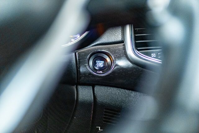 2017 Jeep Grand Cherokee 4x4 Altitude Leather Roof Nav BCam Red Deer AB