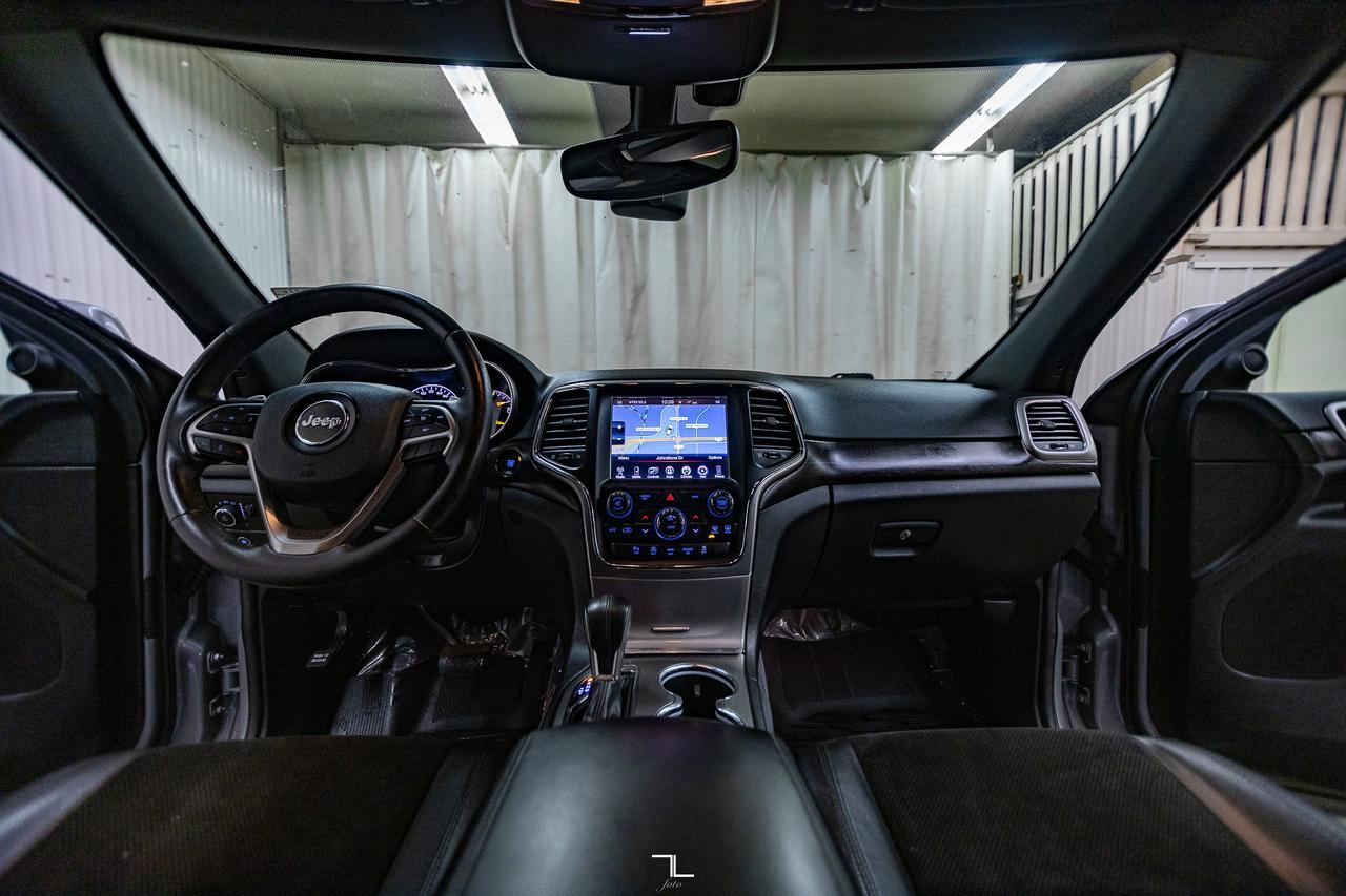 2017 Jeep Grand Cherokee 4x4 Altitude Leather Roof Nav BCam Red Deer AB