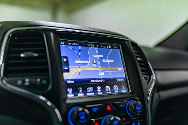 2017 Jeep Grand Cherokee 4x4 Altitude Leather Roof Nav BCam Red Deer AB