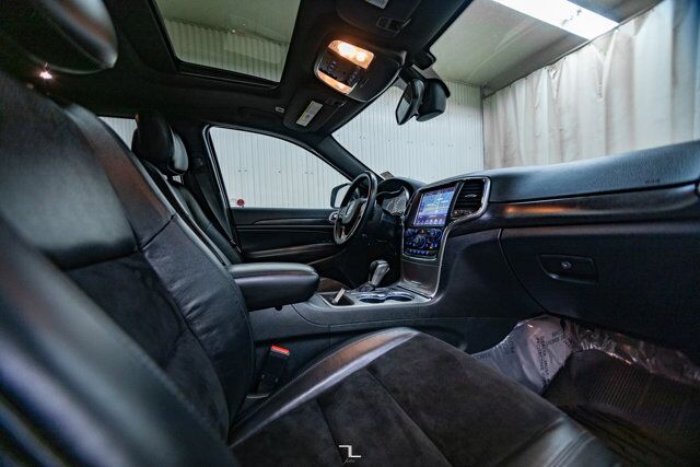 2017 Jeep Grand Cherokee 4x4 Altitude Leather Roof Nav BCam Red Deer AB