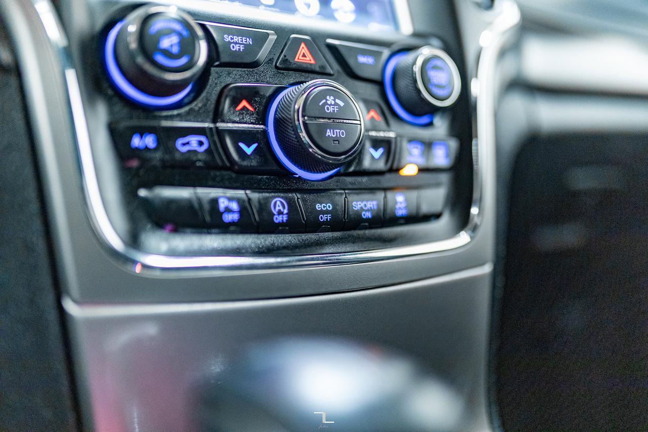 2017 Jeep Grand Cherokee 4x4 Altitude Leather Roof Nav BCam Red Deer AB