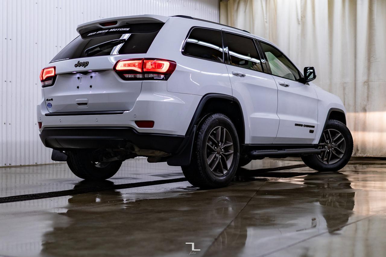 2017 Jeep Grand Cherokee 4x4 Laredo 75th Anniversary Nav Roof BCam Red Deer AB