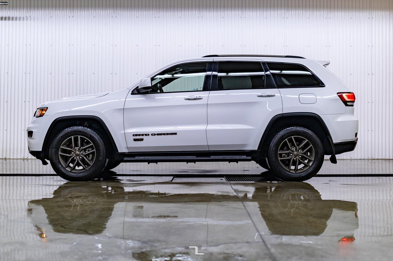 2017 Jeep Grand Cherokee 4x4 Laredo 75th Anniversary Nav Roof BCam Red Deer AB
