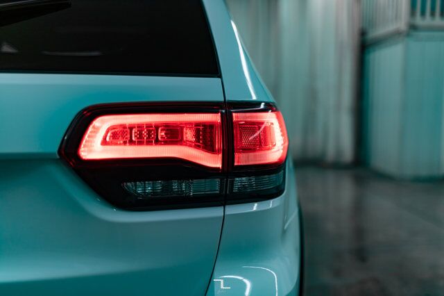 2017 Jeep Grand Cherokee 4x4 Laredo 75th Anniversary Nav Roof BCam Red Deer AB