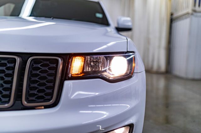 2017 Jeep Grand Cherokee 4x4 Laredo 75th Anniversary Nav Roof BCam Red Deer AB