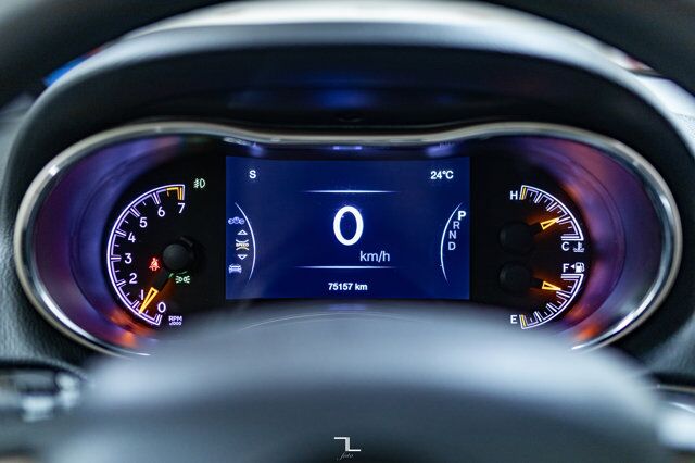 2017 Jeep Grand Cherokee 4x4 Laredo 75th Anniversary Nav Roof BCam Red Deer AB