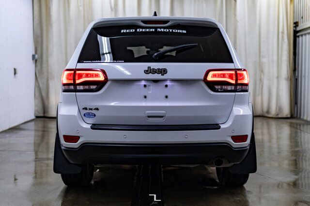 2017 Jeep Grand Cherokee 4x4 Laredo 75th Anniversary Nav Roof BCam Red Deer AB