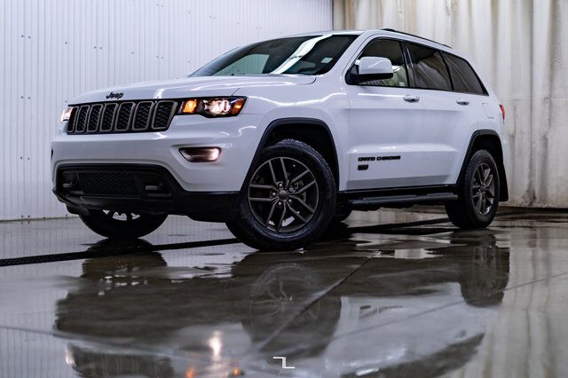 2017 Jeep Grand Cherokee 4x4 Laredo 75th Anniversary Nav Roof BCam Red Deer AB