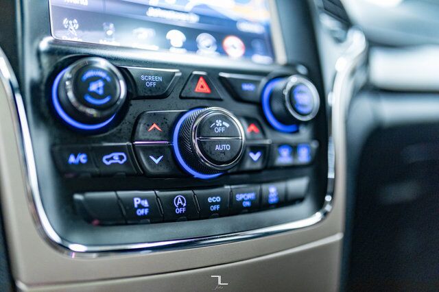 2017 Jeep Grand Cherokee 4x4 Laredo 75th Anniversary Nav Roof BCam Red Deer AB