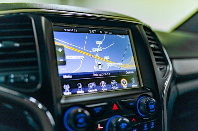 2017 Jeep Grand Cherokee 4x4 Laredo 75th Anniversary Nav Roof BCam Red Deer AB