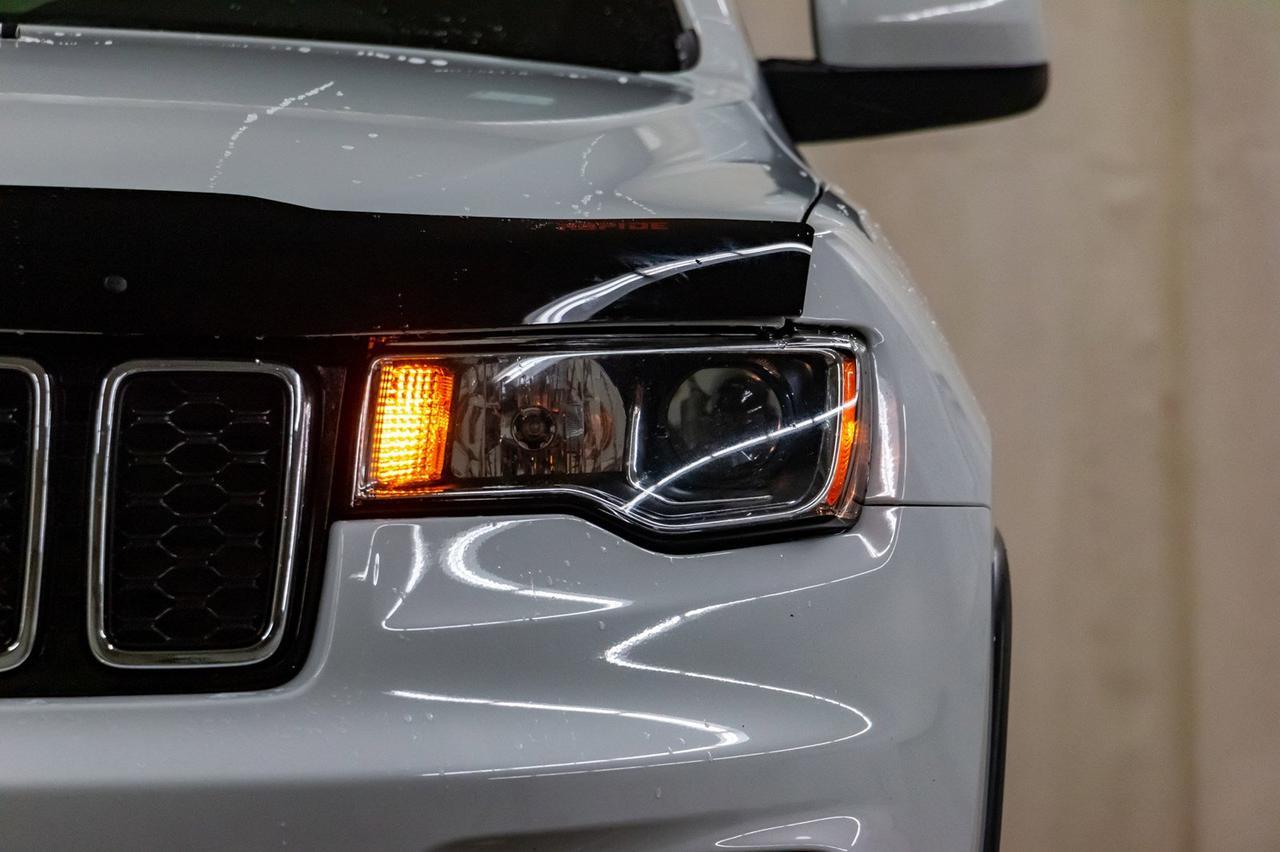 2017 Jeep Grand Cherokee 4x4 Laredo BCam Heated Seats Red Deer AB