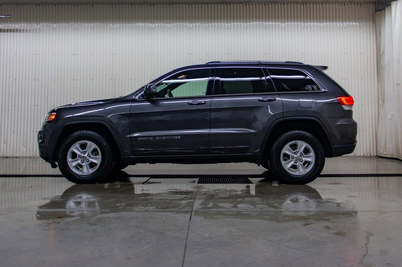 2017 Jeep Grand Cherokee 4x4 Laredo BCam Red Deer AB