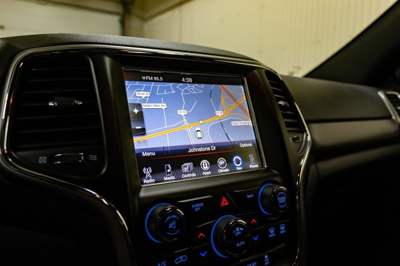 2017 Jeep Grand Cherokee 4x4 Laredo Leather Roof Nav Red Deer AB