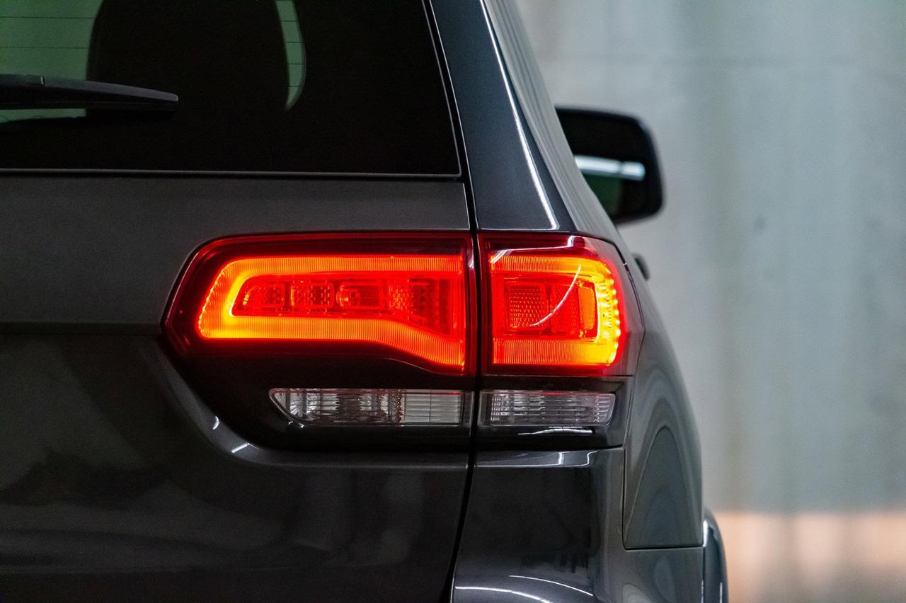 2017 Jeep Grand Cherokee 4x4 Laredo Leather Roof Nav Red Deer AB