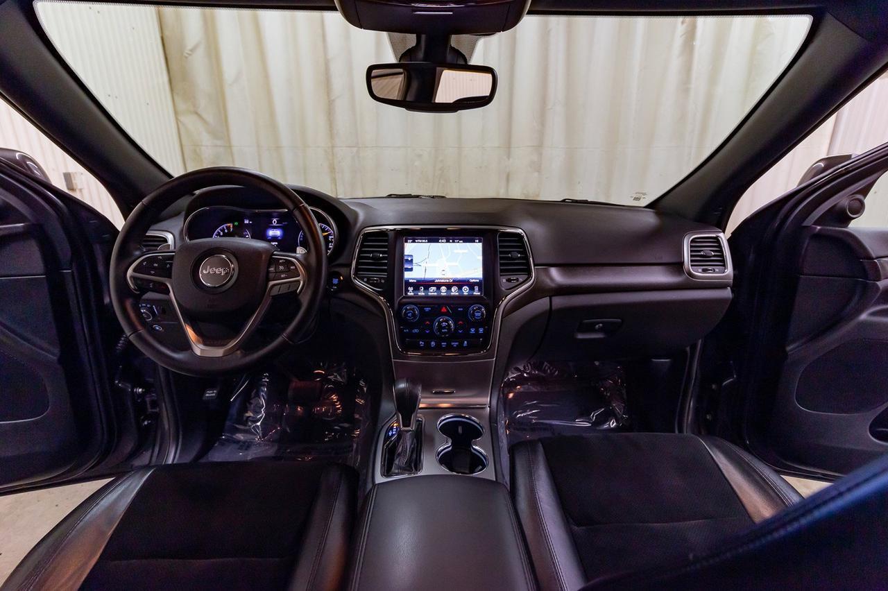 2017 Jeep Grand Cherokee 4x4 Laredo Leather Roof Nav Red Deer AB