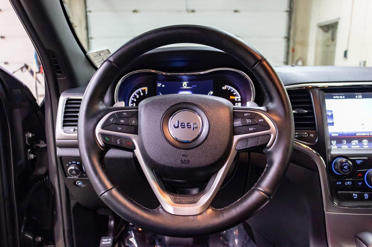 2017 Jeep Grand Cherokee 4x4 Laredo Leather Roof Nav Red Deer AB