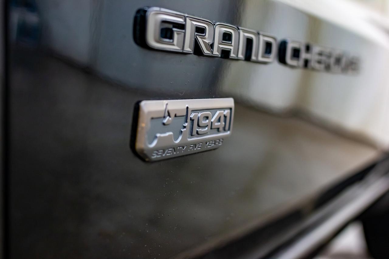 2017 Jeep Grand Cherokee 4x4 Limited 75th Anniversary Leather Roof Red Deer AB