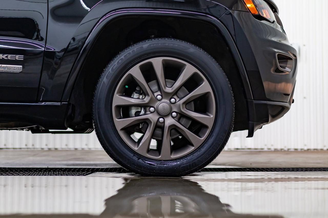 2017 Jeep Grand Cherokee 4x4 Limited 75th Anniversary Leather Roof Red Deer AB