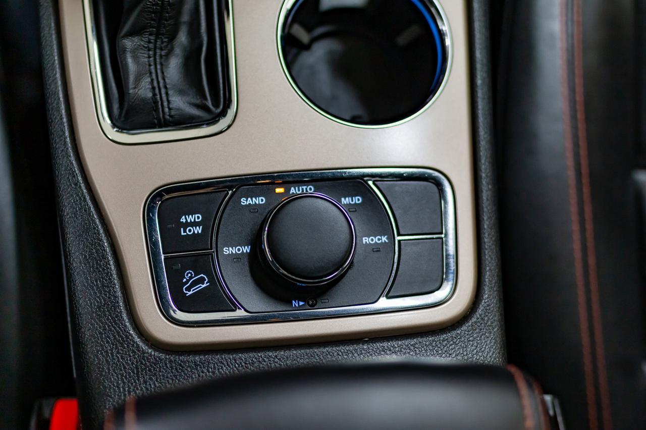 2017 Jeep Grand Cherokee 4x4 Limited 75th Anniversary Leather Roof Red Deer AB