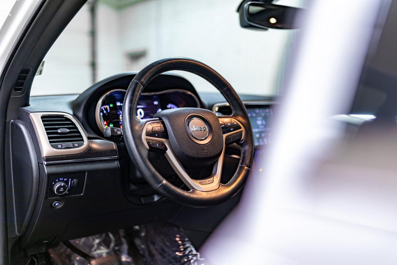 2017 Jeep Grand Cherokee 4x4 Limited Leather Roof BCam Red Deer AB