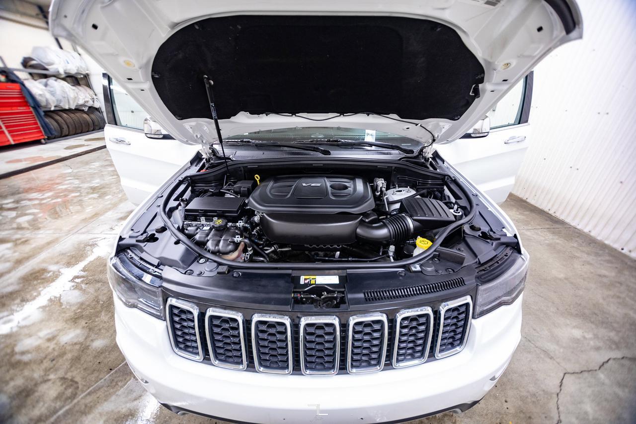 2017 Jeep Grand Cherokee 4x4 Limited Leather Roof BCam Red Deer AB