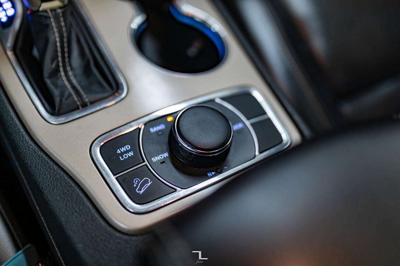 2017 Jeep Grand Cherokee 4x4 Limited Leather Roof BCam Red Deer AB