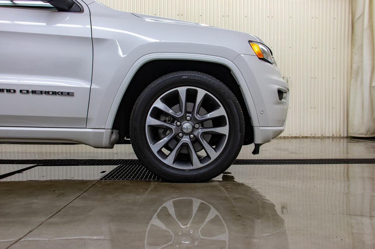 2017 Jeep Grand Cherokee 4x4 Overland Leather Roof Nav Red Deer AB