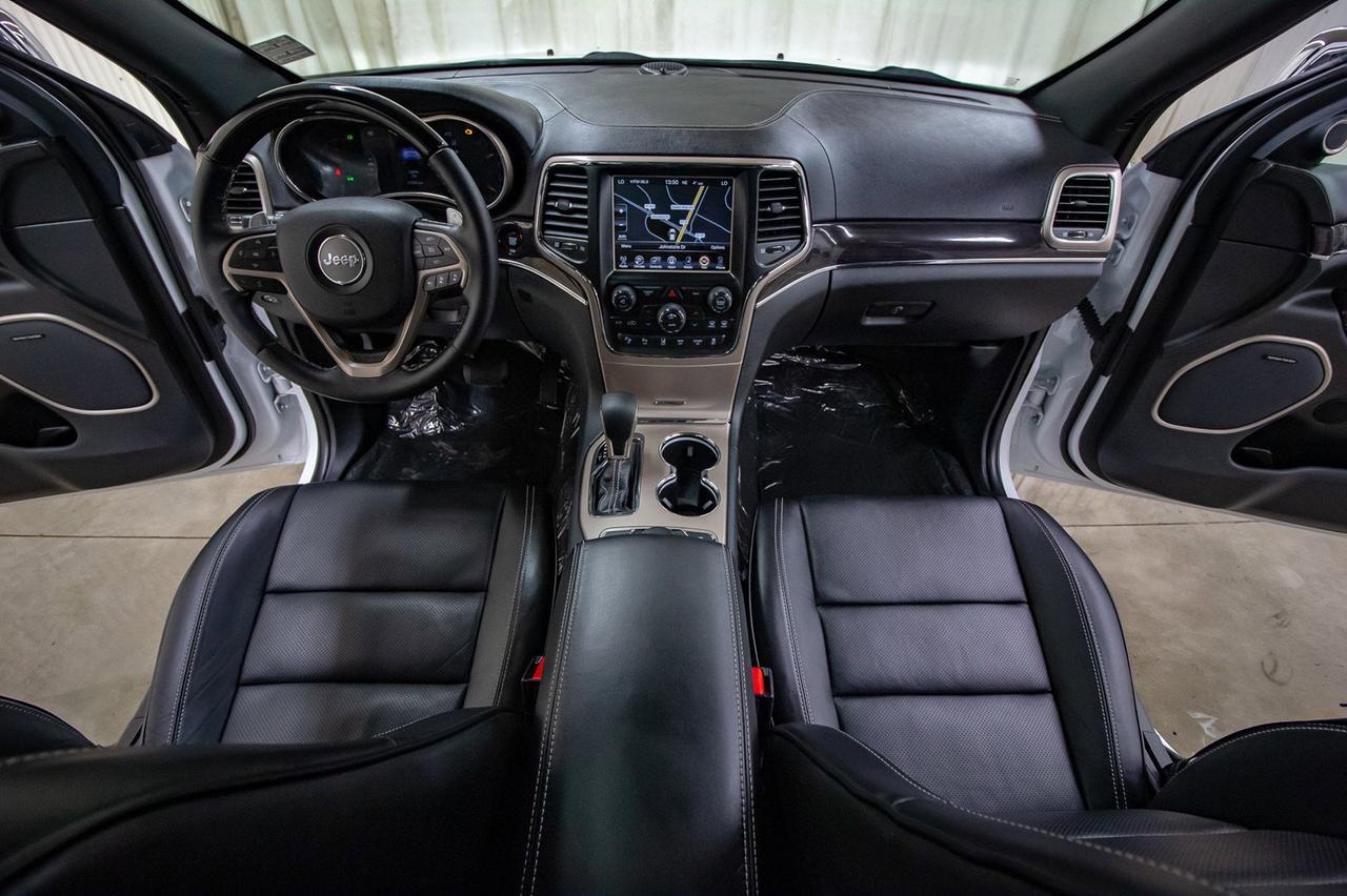 2017 Jeep Grand Cherokee 4x4 Overland Leather Roof Nav Red Deer AB