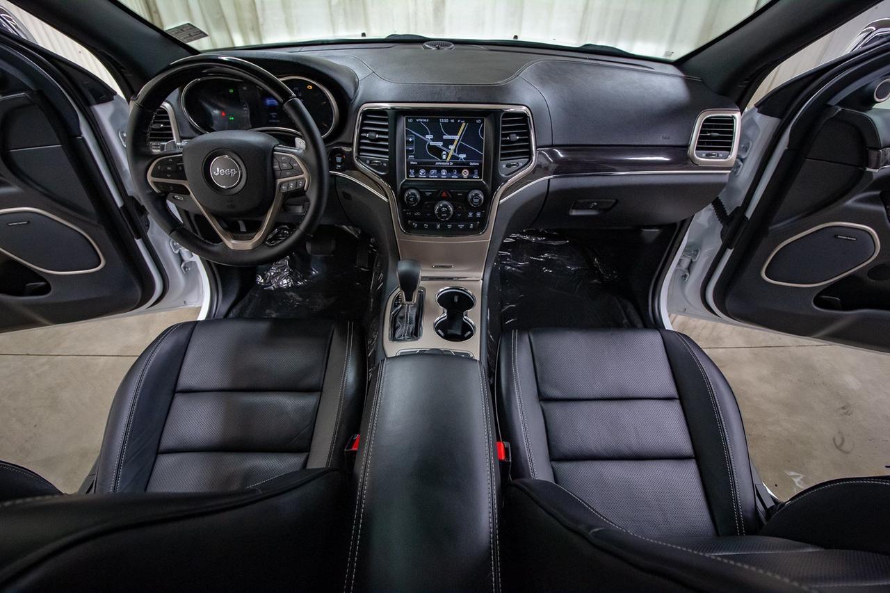 2017 Jeep Grand Cherokee 4x4 Overland Leather Roof Nav Red Deer AB