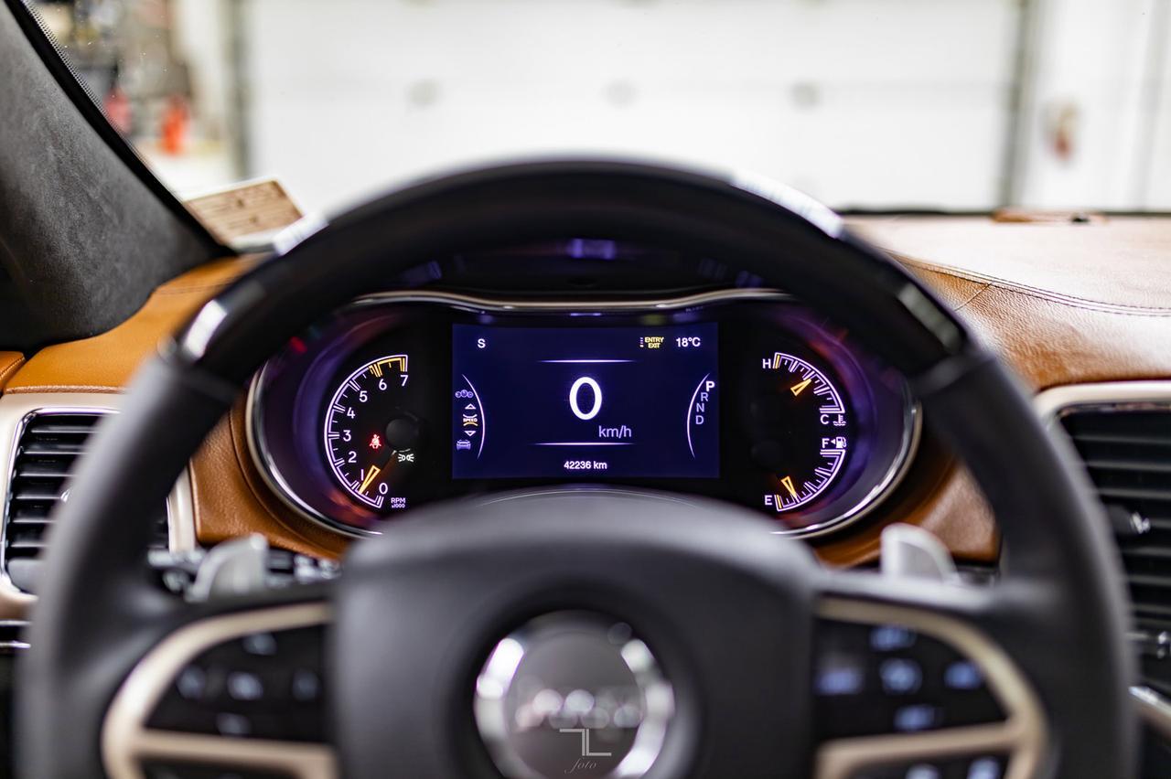 2017 Jeep Grand Cherokee 4x4 Summit HEMI Leather Roof Nav Red Deer AB