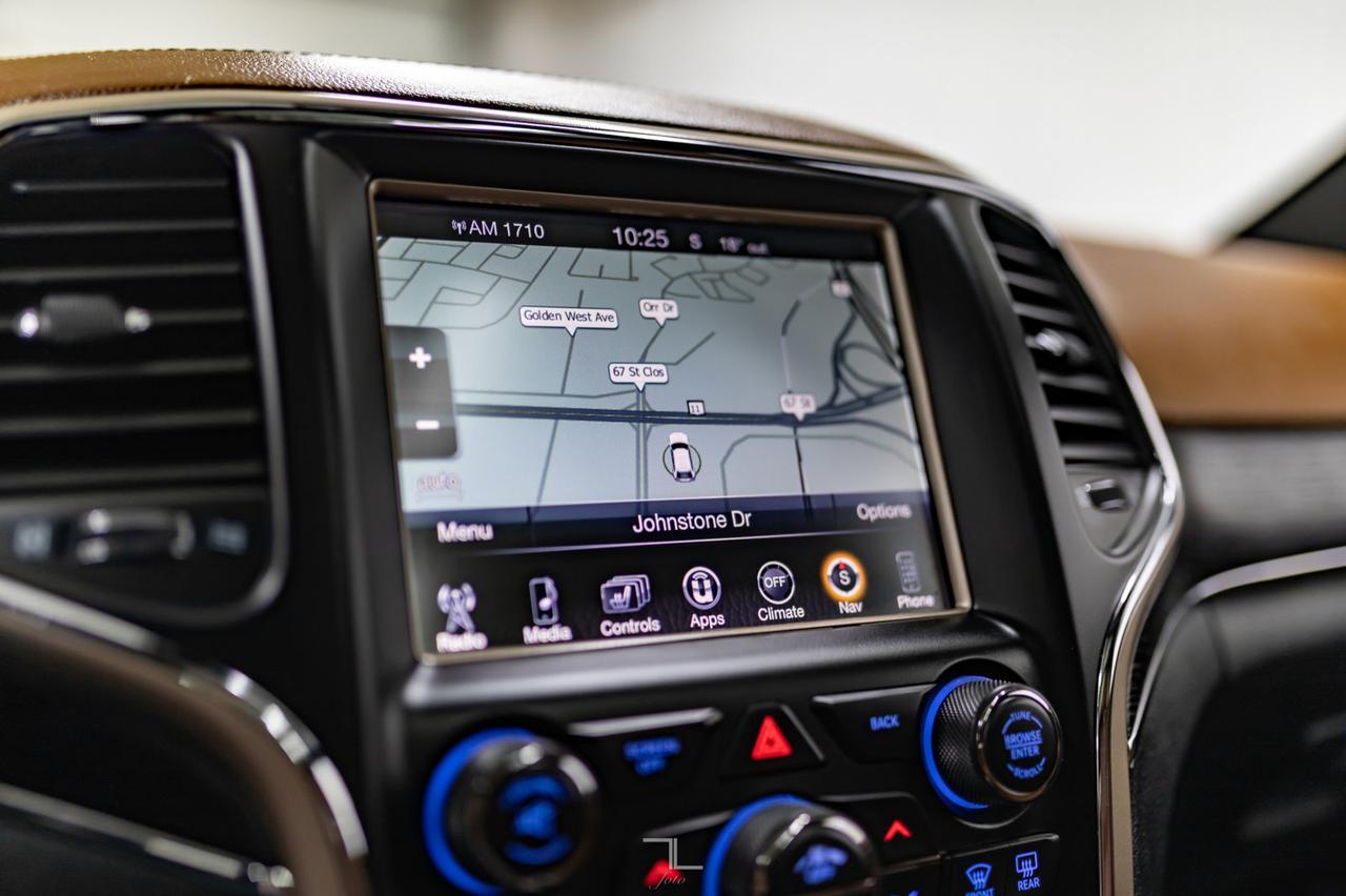 2017 Jeep Grand Cherokee 4x4 Summit HEMI Leather Roof Nav Red Deer AB