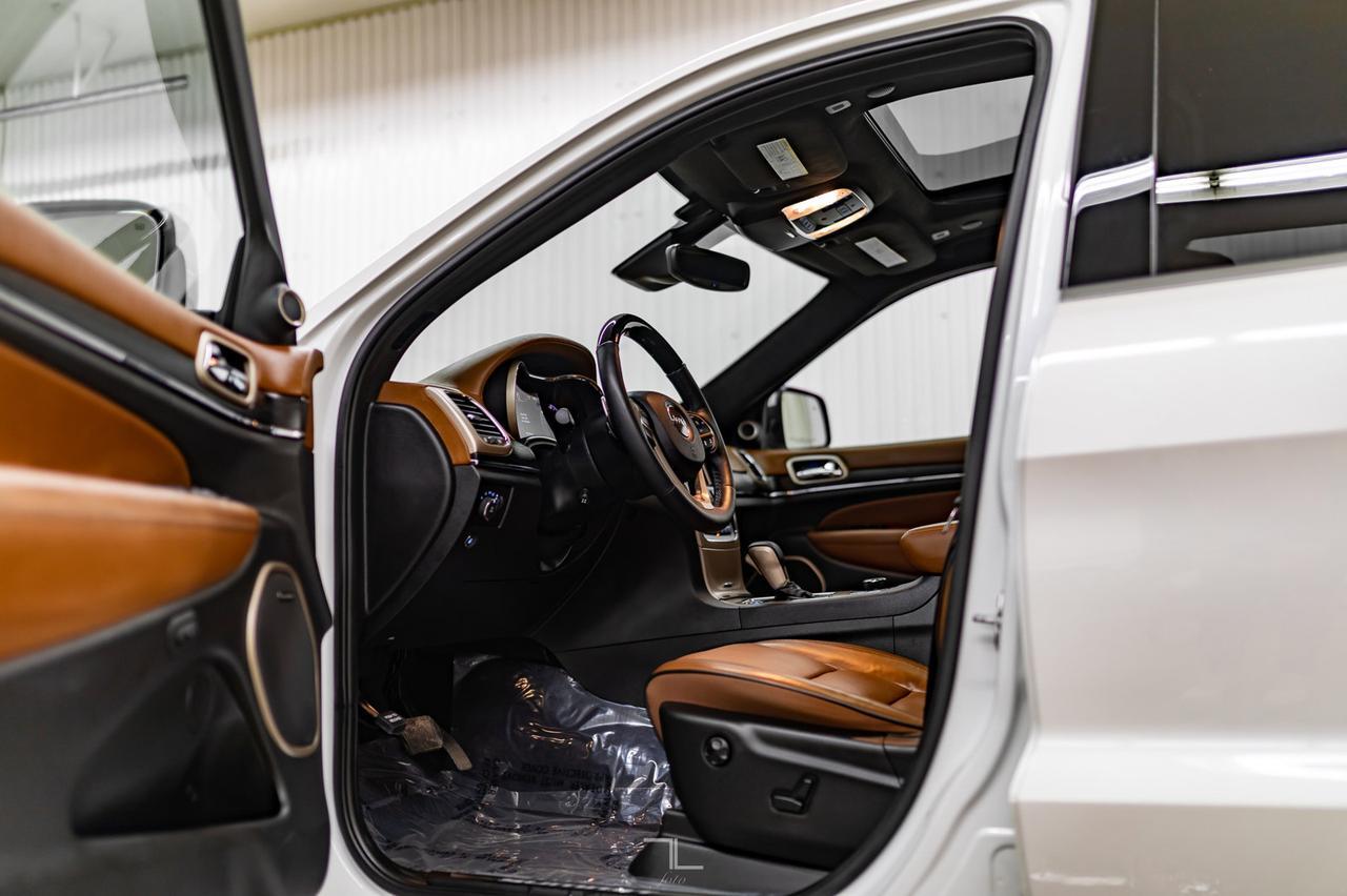 2017 Jeep Grand Cherokee 4x4 Summit HEMI Leather Roof Nav Red Deer AB