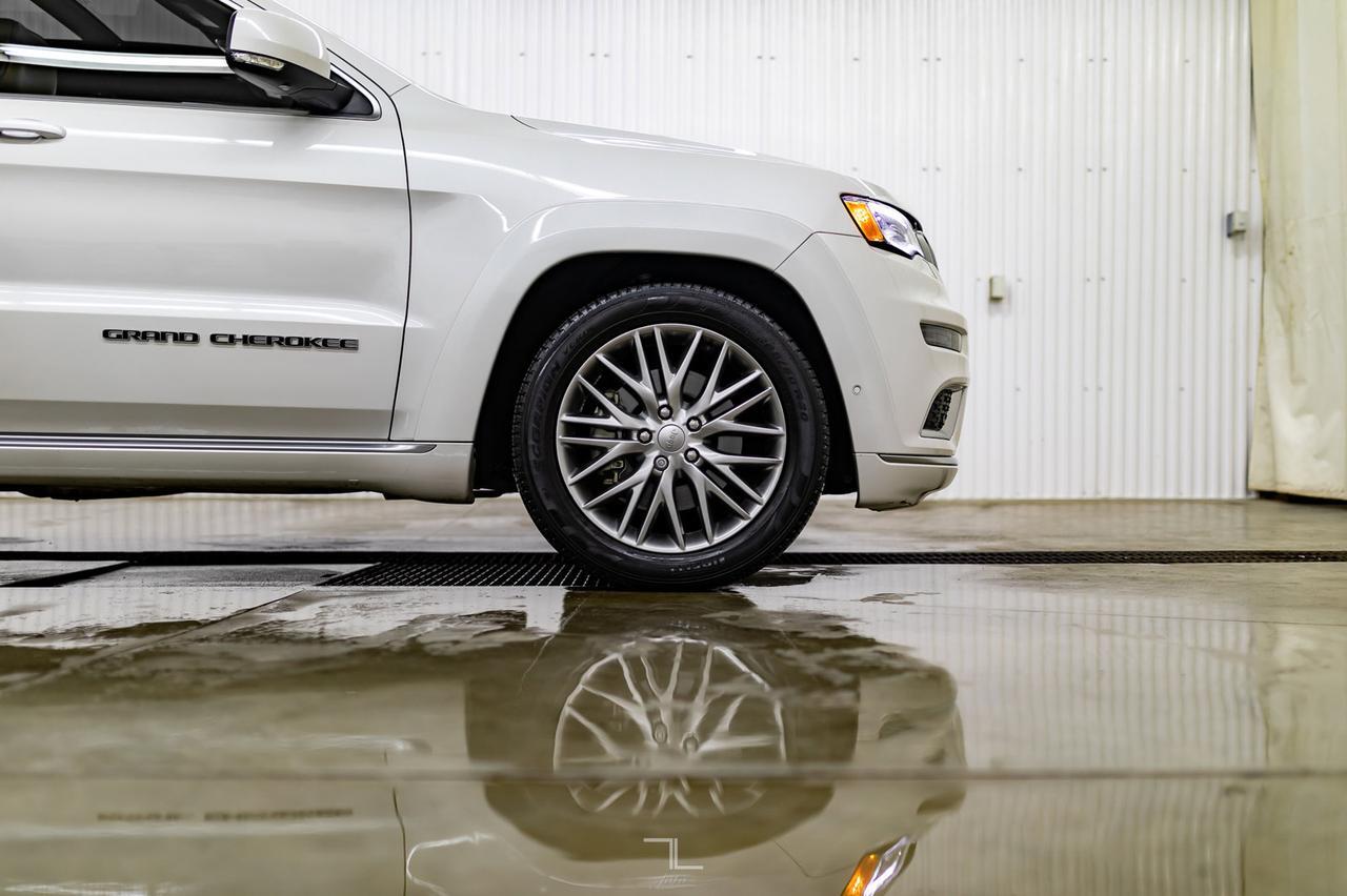 2017 Jeep Grand Cherokee 4x4 Summit HEMI Leather Roof Nav Red Deer AB