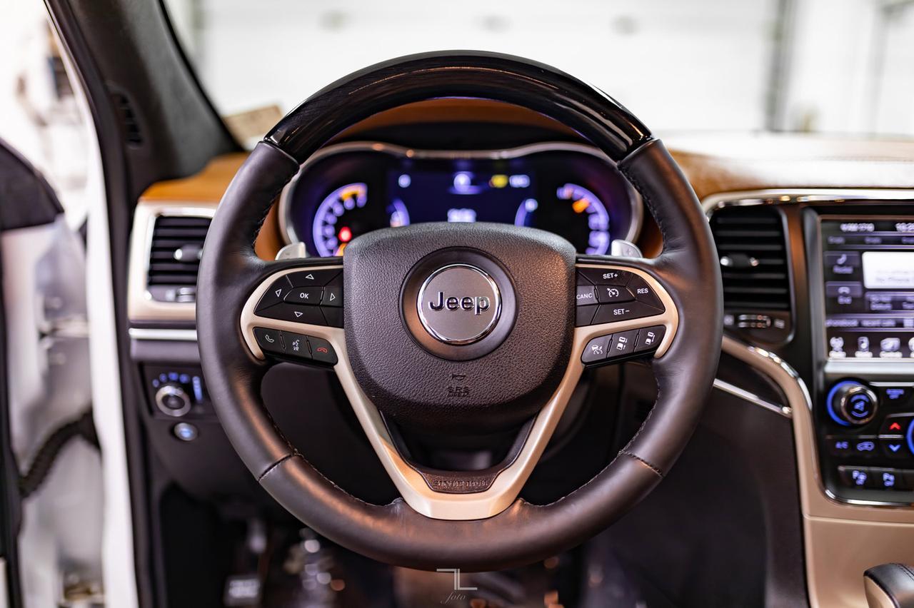 2017 Jeep Grand Cherokee 4x4 Summit HEMI Leather Roof Nav Red Deer AB