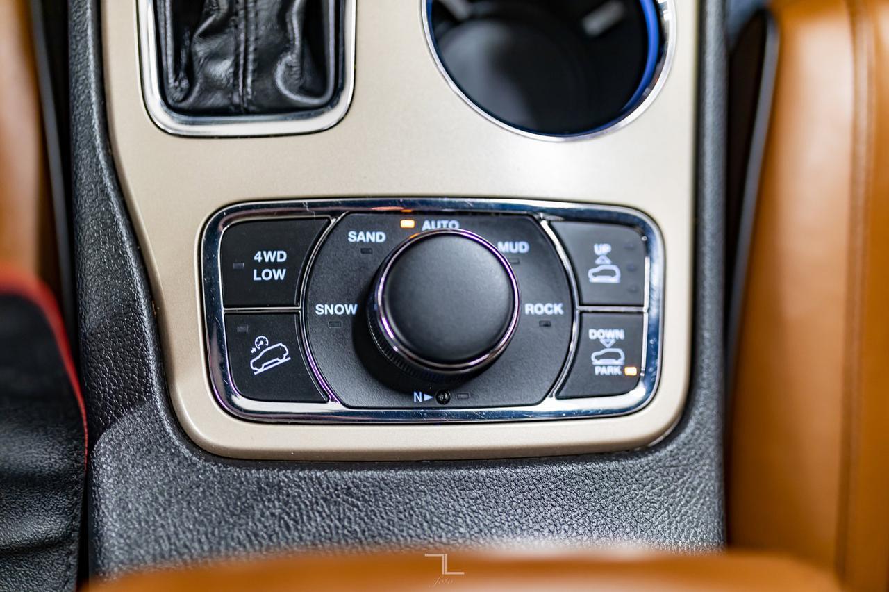 2017 Jeep Grand Cherokee 4x4 Summit HEMI Leather Roof Nav Red Deer AB