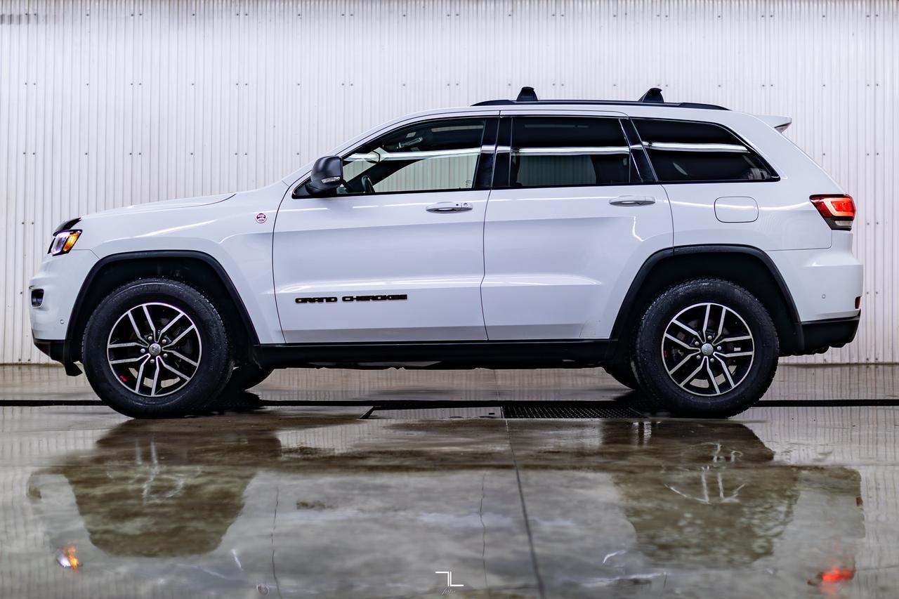 2017 Jeep Grand Cherokee 4x4 Trailhawk Leather Roof Nav BCam Red Deer AB