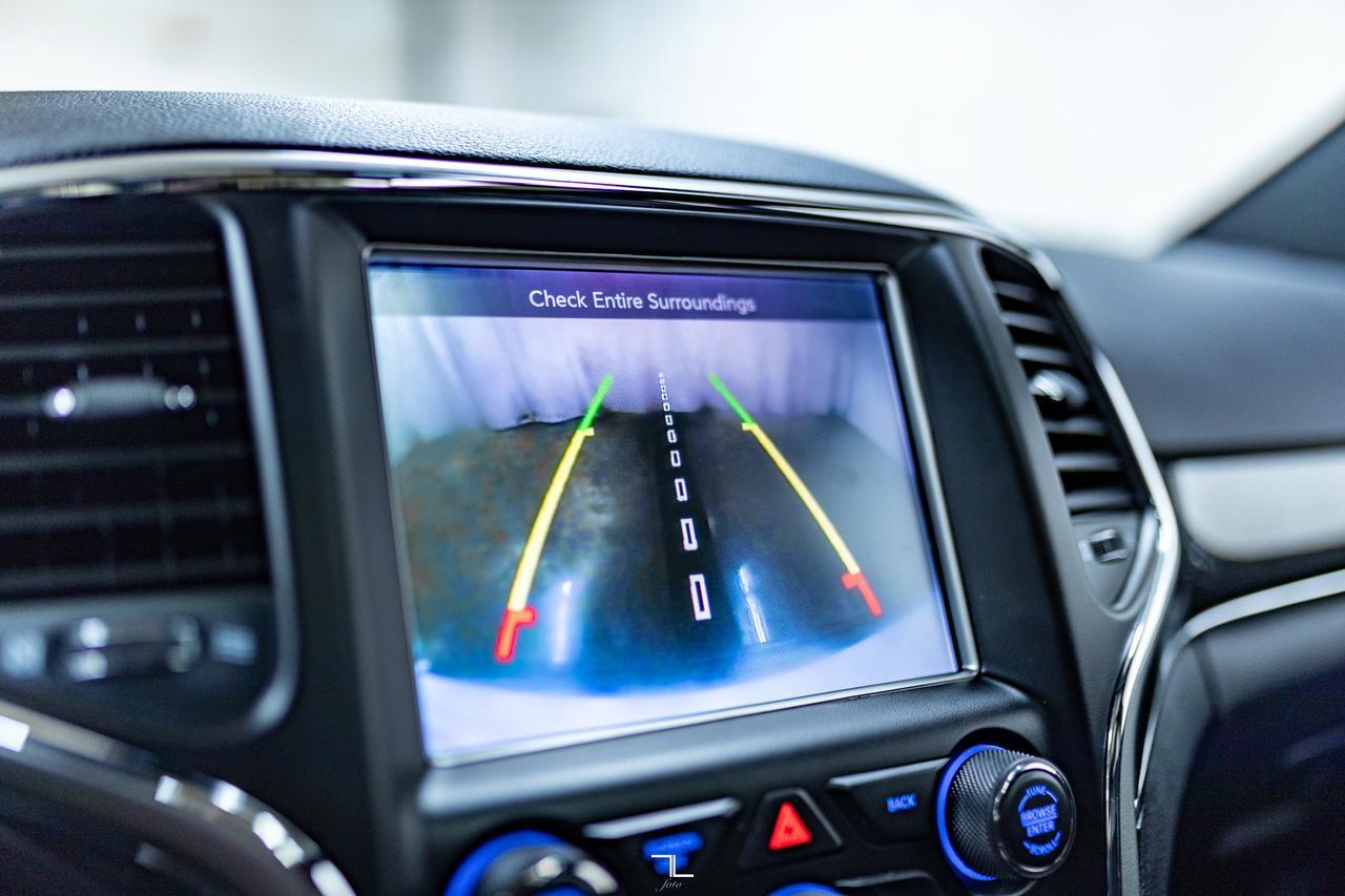 2017 Jeep Grand Cherokee 4x4 Trailhawk Leather Roof Nav BCam Red Deer AB