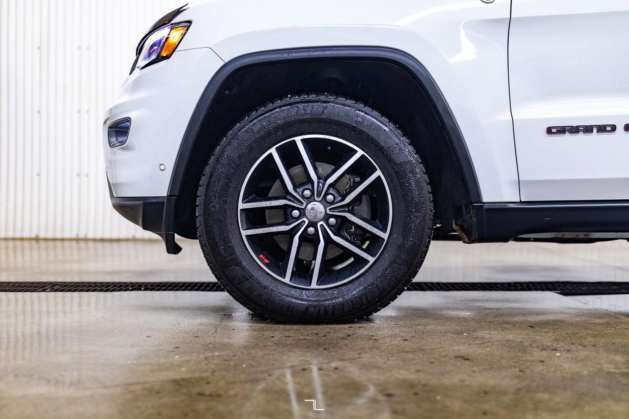 2017 Jeep Grand Cherokee 4x4 Trailhawk Leather Roof Nav BCam Red Deer AB