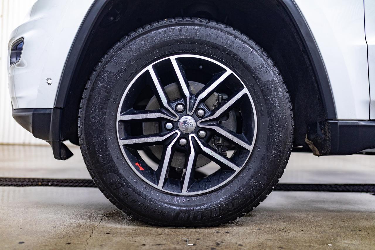 2017 Jeep Grand Cherokee 4x4 Trailhawk Leather Roof Nav BCam Red Deer AB