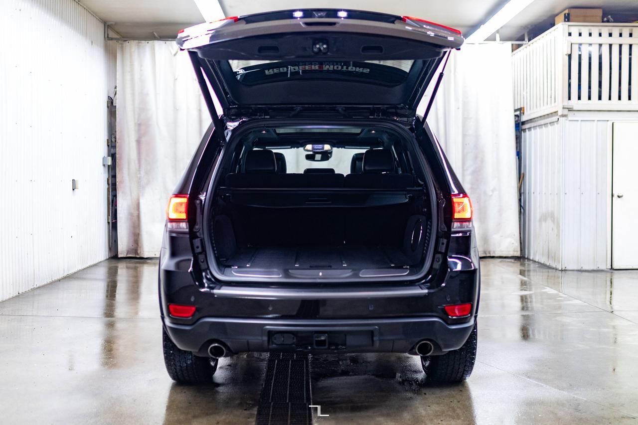 2017 Jeep Grand Cherokee 4x4 Trailhawk Leather Roof Nav BCam Red Deer AB