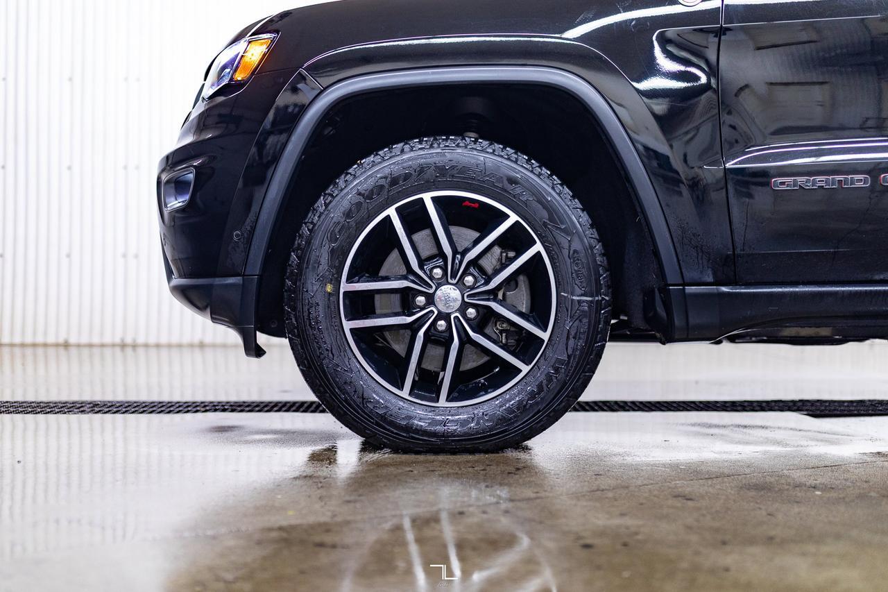 2017 Jeep Grand Cherokee 4x4 Trailhawk Leather Roof Nav BCam Red Deer AB